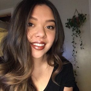 Meet your Posher, Celeste